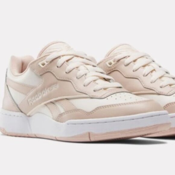 Reebok Women's BB 4000 II basketball shoes casual sneaker - Picture 1 of 6